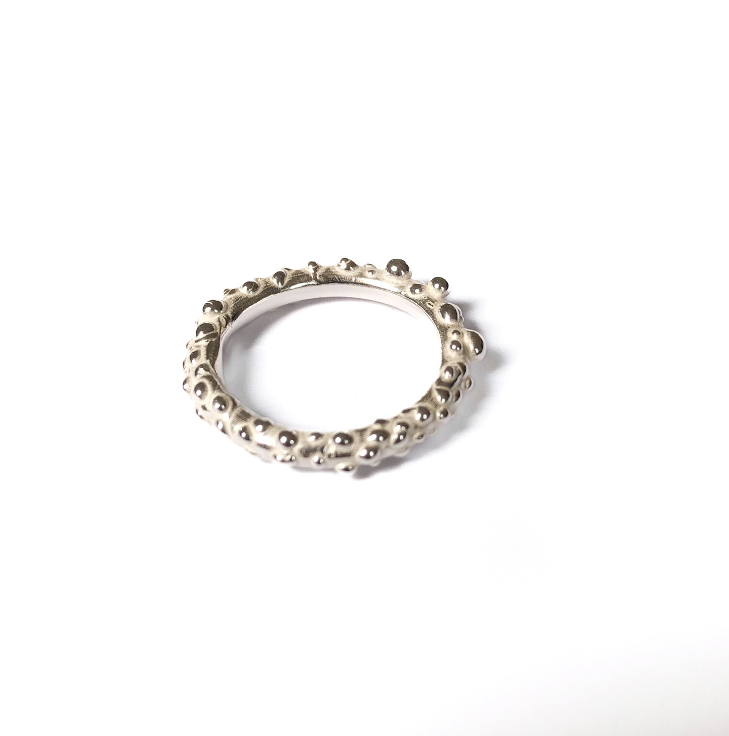 Ein Ring wie Wassertropfen des Lebens
