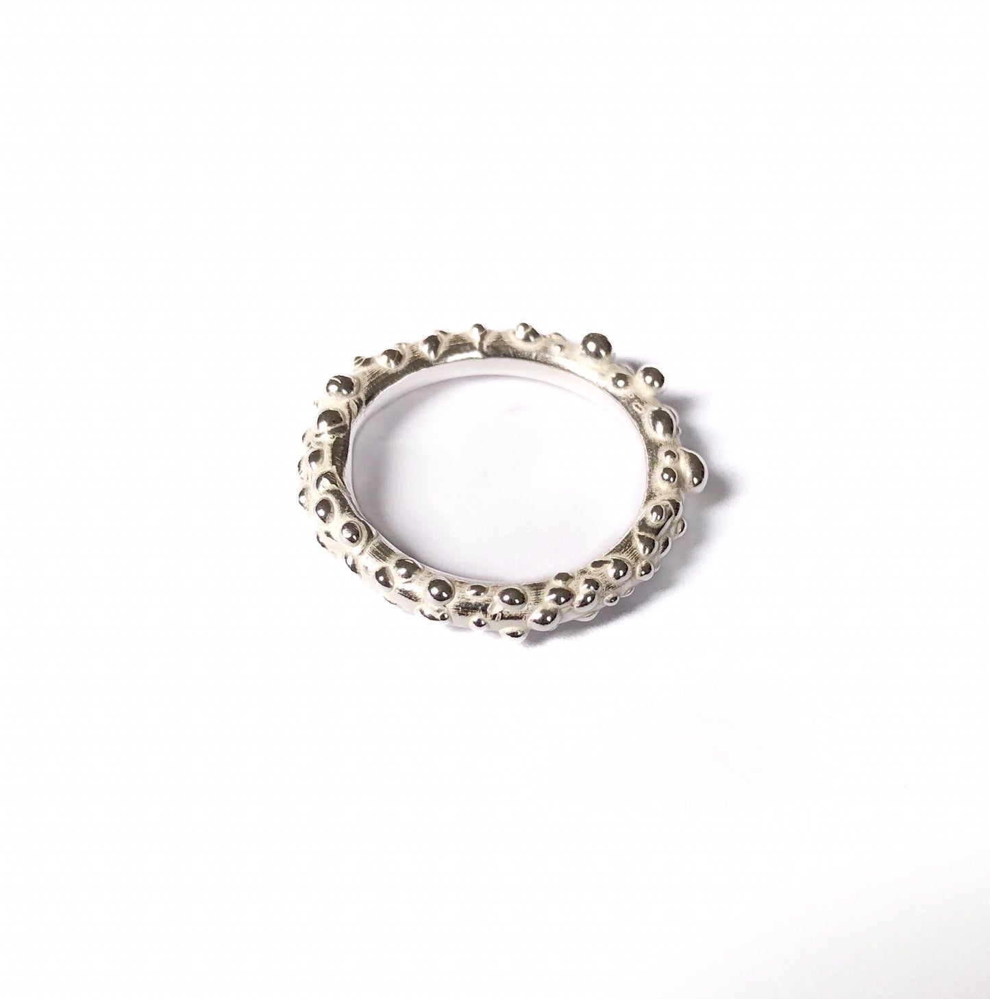 Ein Ring wie Wassertropfen des Lebens