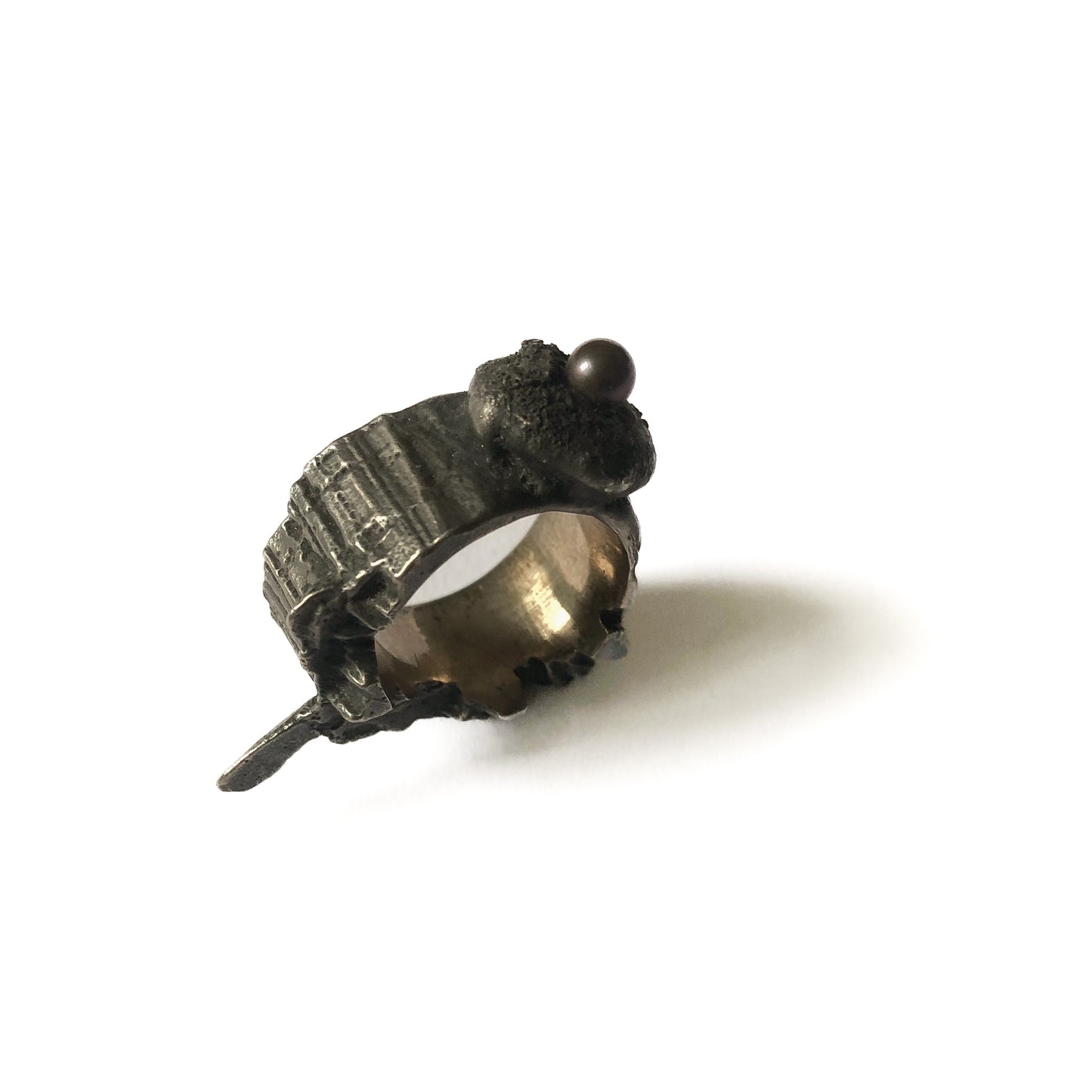 Geschwärzter Silberring mit Perle