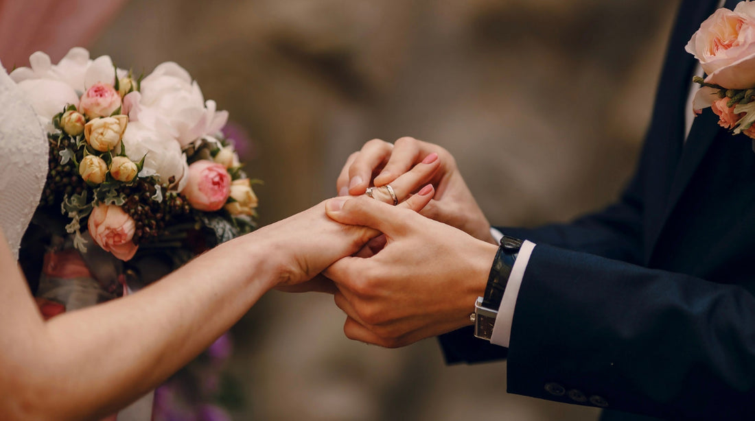 Ehering an der rechten Hand – deutsche Hochzeitstradition