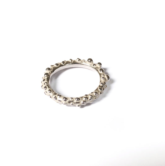 Ein Ring wie Wassertropfen des Lebens