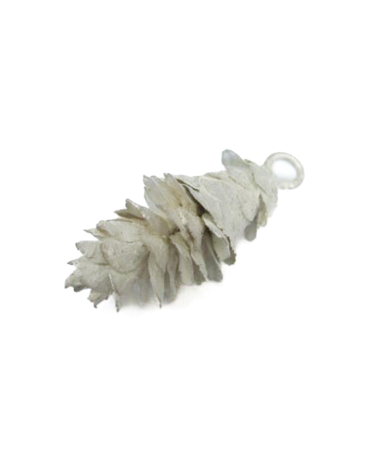 Zapfenliebe: Ein Hauch von Wald, in Silber verewigt