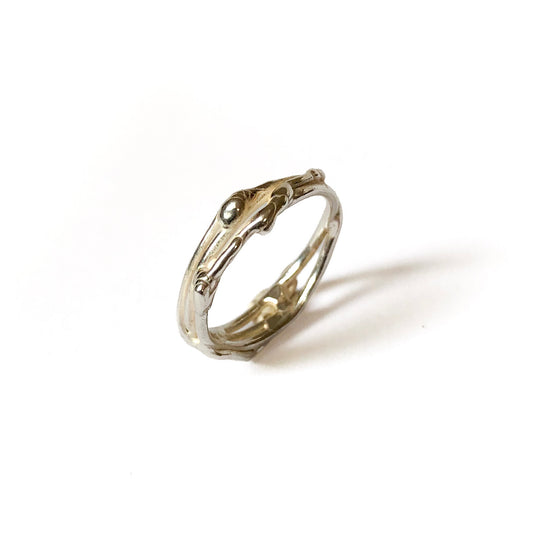 Ein Fragment vom großen Leuchten: Der zarte Ring aus 935er Silber